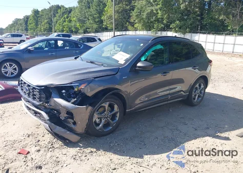 2023 Ford Escape St-Line z USA, uszkodzony, nr VIN 1FMCU0MN1PUA38035